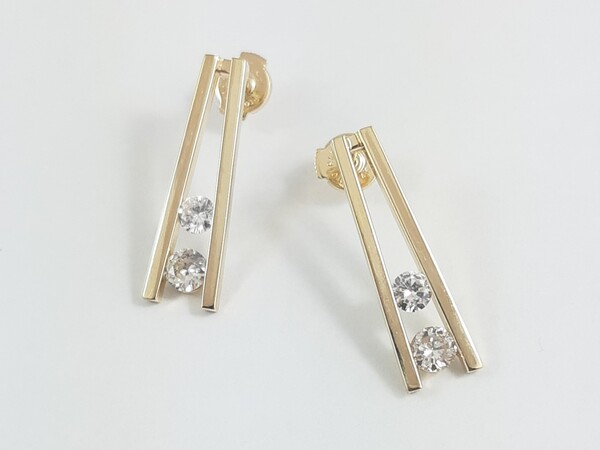 14KY vertical bar diamond channel earrings