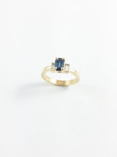 14KY Teal Sapphire Baguette Diamond Ring