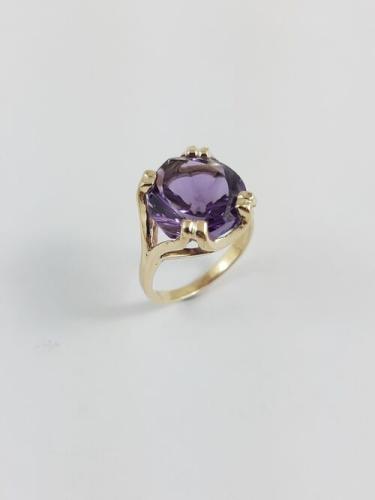 10KY Amethyst Ring