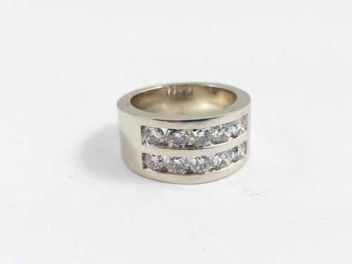 14KW10 Diamond Channel Ring