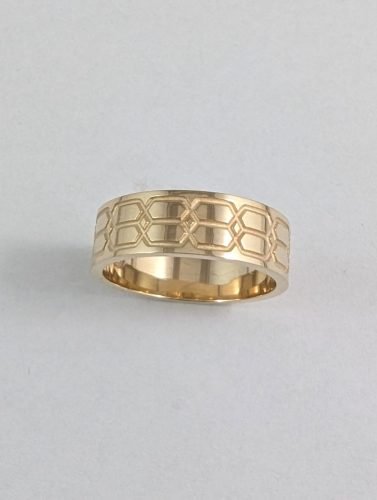 10KY Relief Textured Wedding Band
