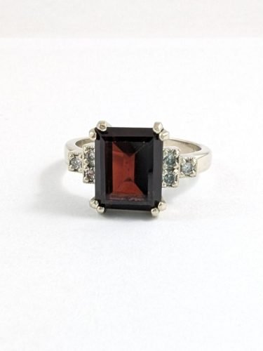 14KW Garnet Ring With Diamond Accents