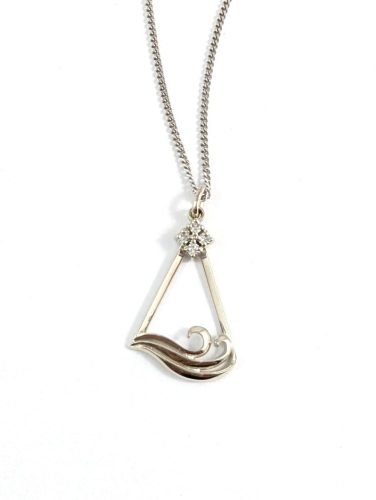 14KW Triangle Pendant With Wave and Diamonds