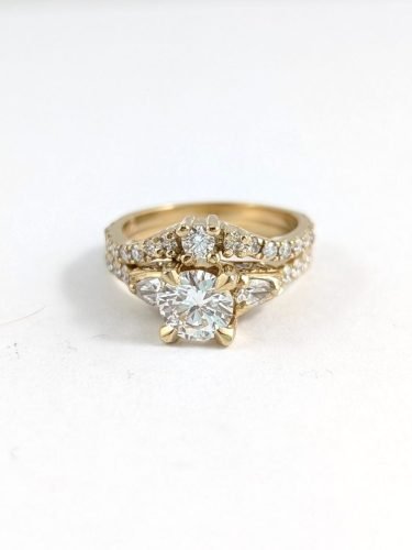 18KY Multi-Diamond Engagement Ring With Contour Band