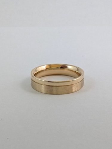 18KY Satin and Polished Band With Off-Set Groove